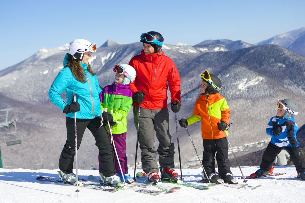 2015_11_Family-skiing1.jpg